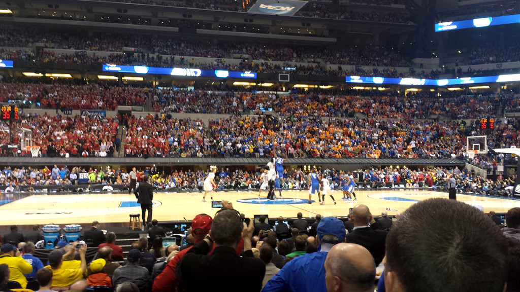 UK vs UofL tipoff